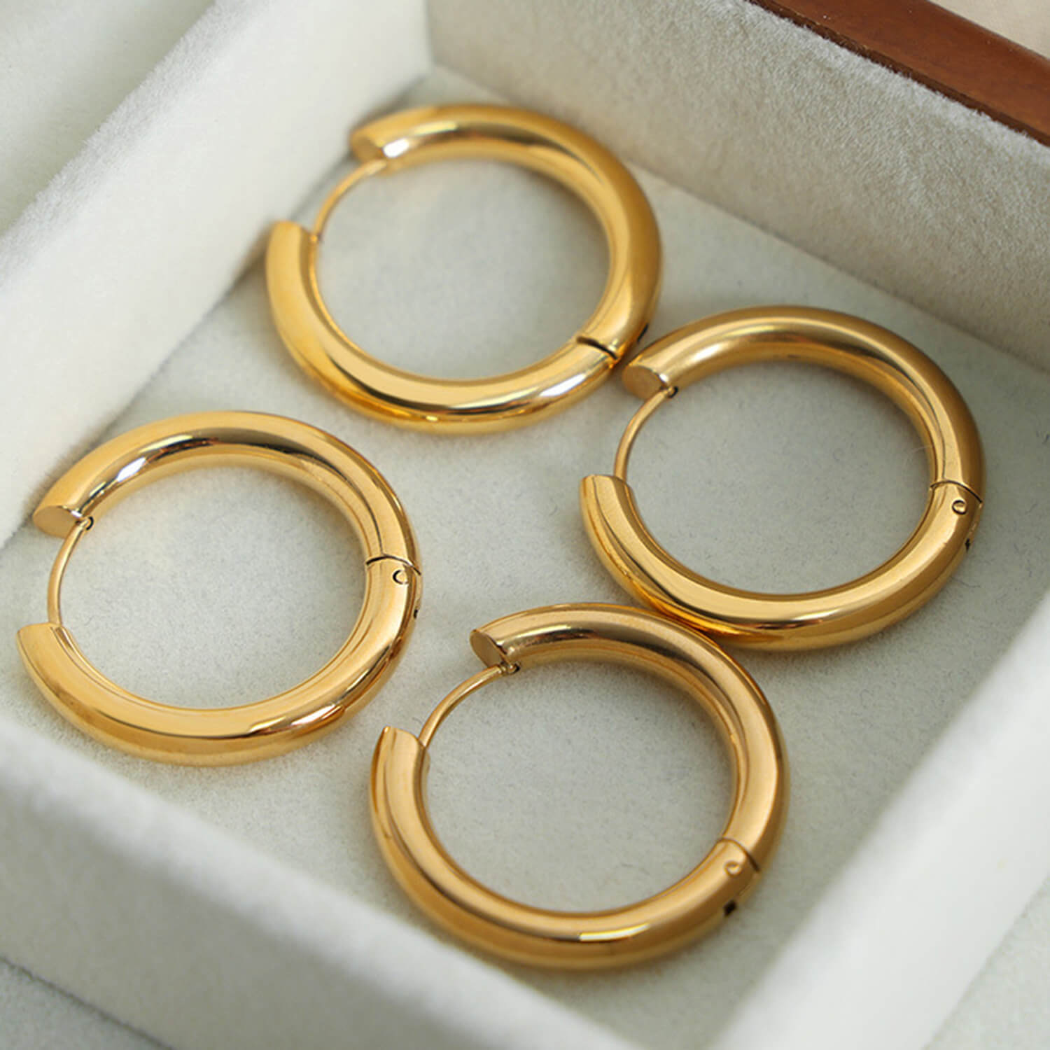 Huggie Earrings - Ell Soll Fashion