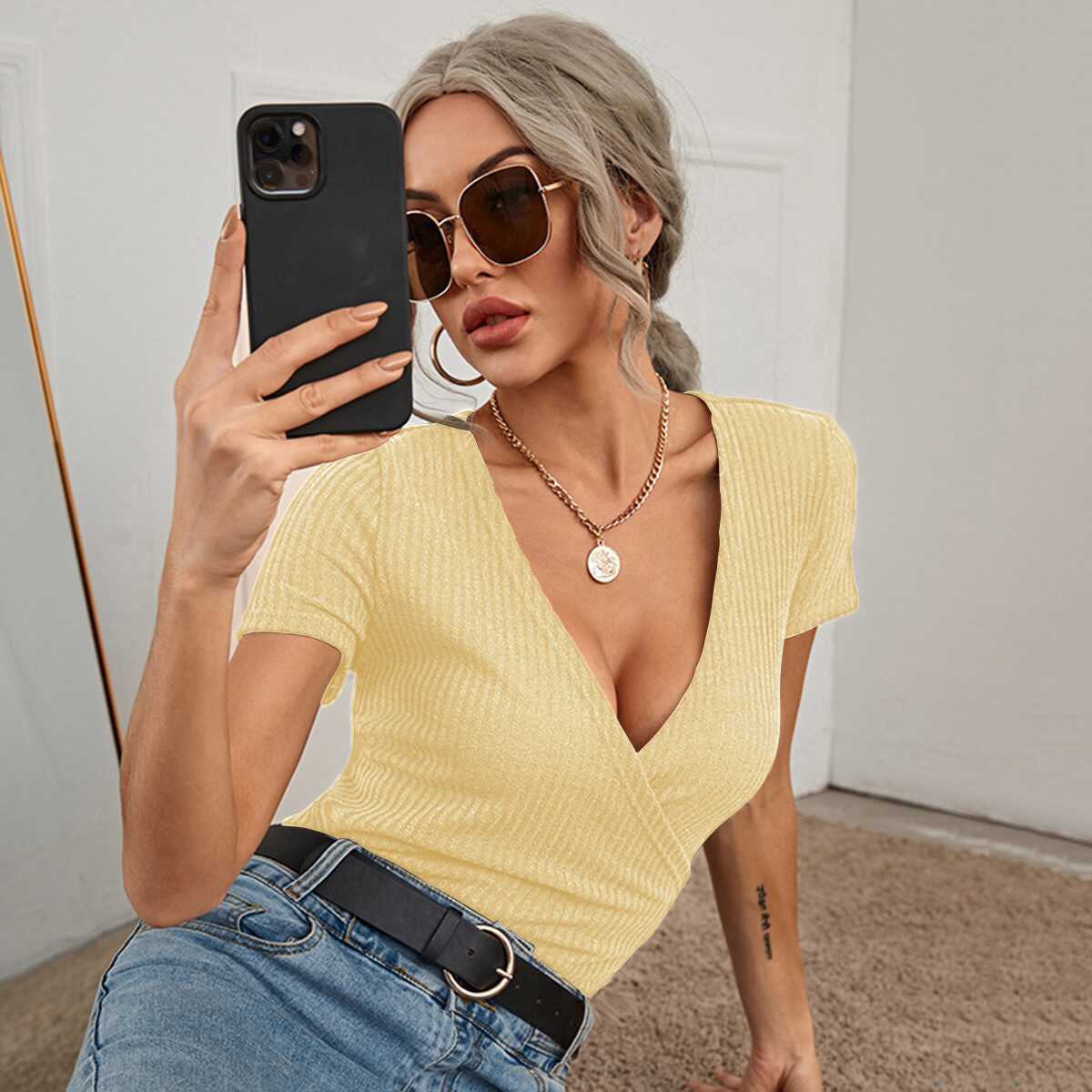 V-Neck Classic T-Shirt - Ell Soll