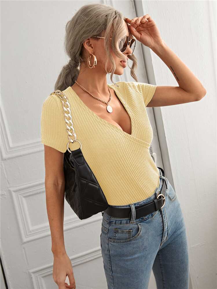 V-Neck Classic T-Shirt - Ell Soll