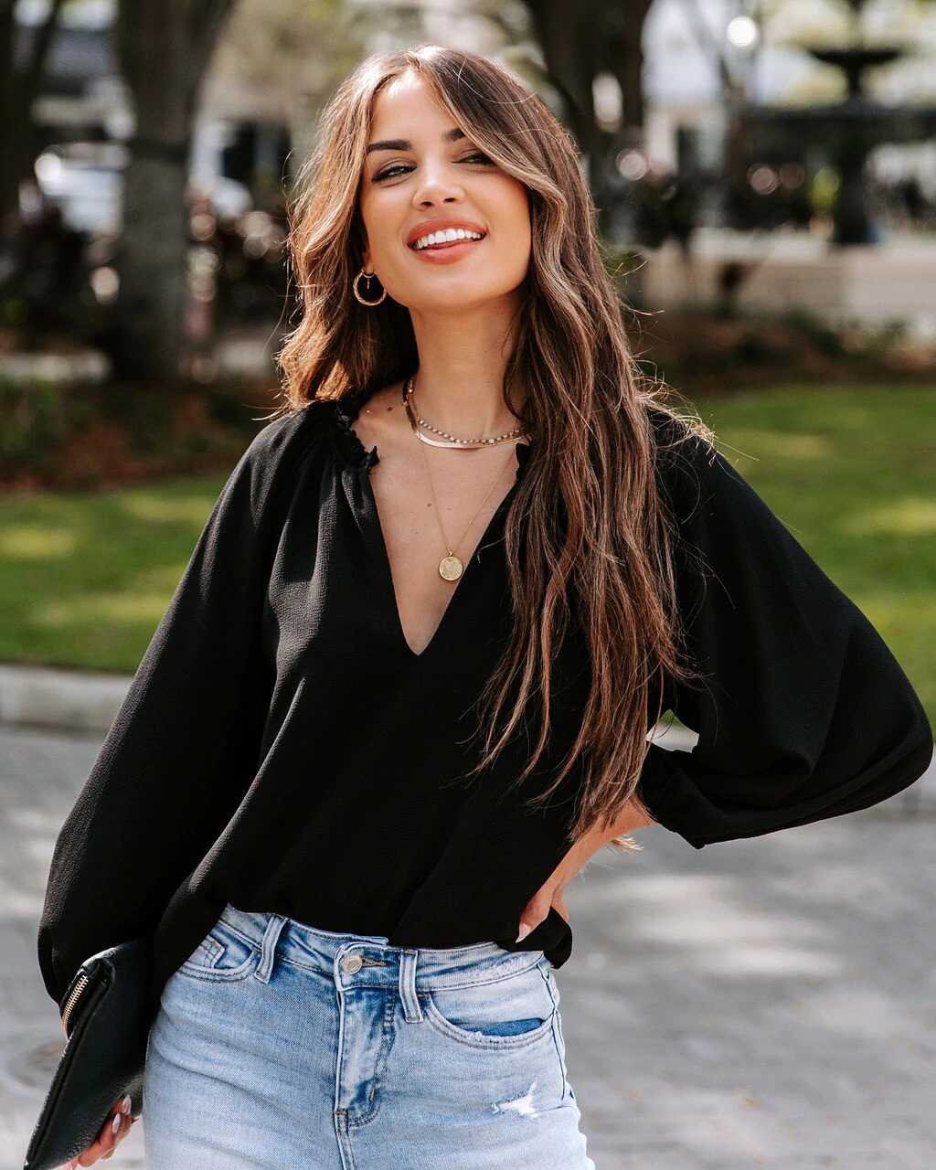 Long Sleeved V-Neck Shirt - Ell Soll